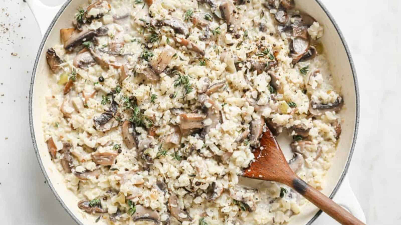 Cauliflower risotto in a pan.