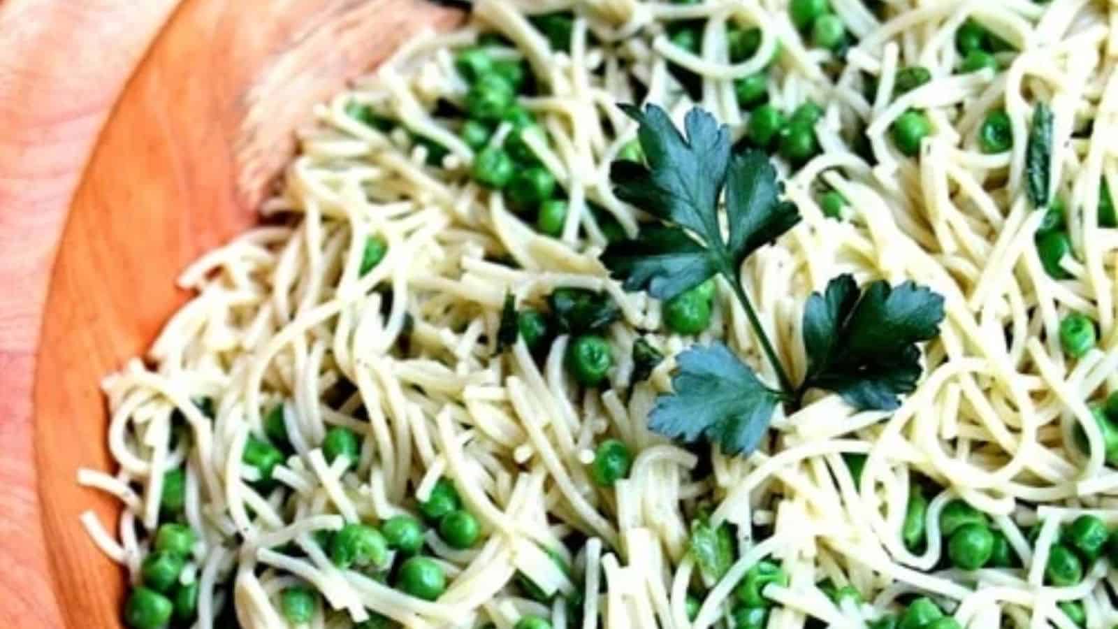 A close-up image of Creamy Vegan Garlic and Herb Pasta.