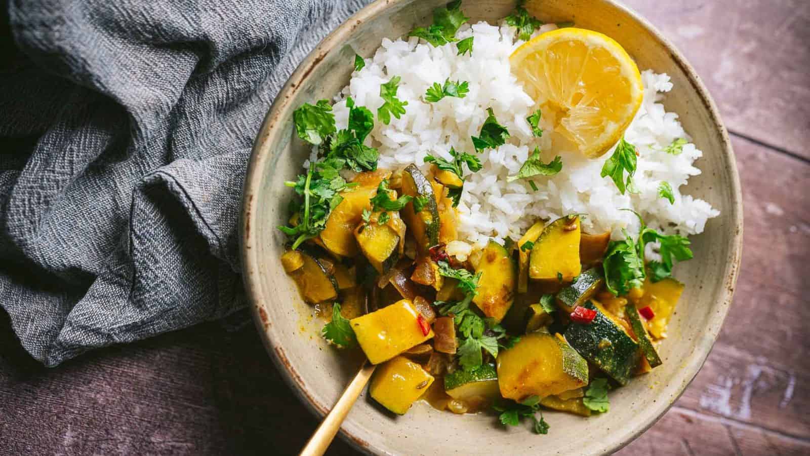 A bowl of zucchini curry.