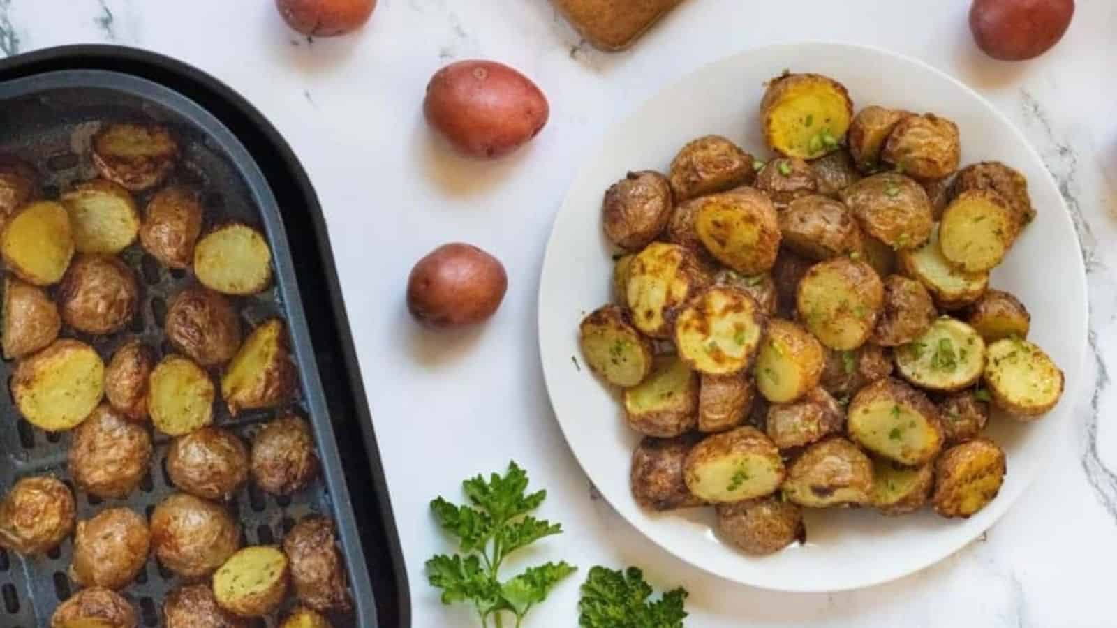 Overhead image of air fryer ranch potatoes.