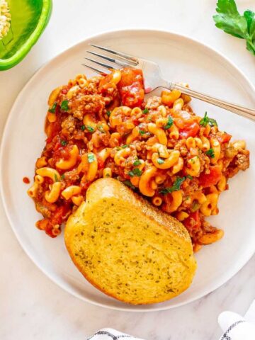 A plate of American Chop Suey (American Goulash).