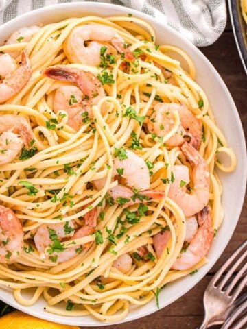 A plate of Easy Shrimp Linguine.