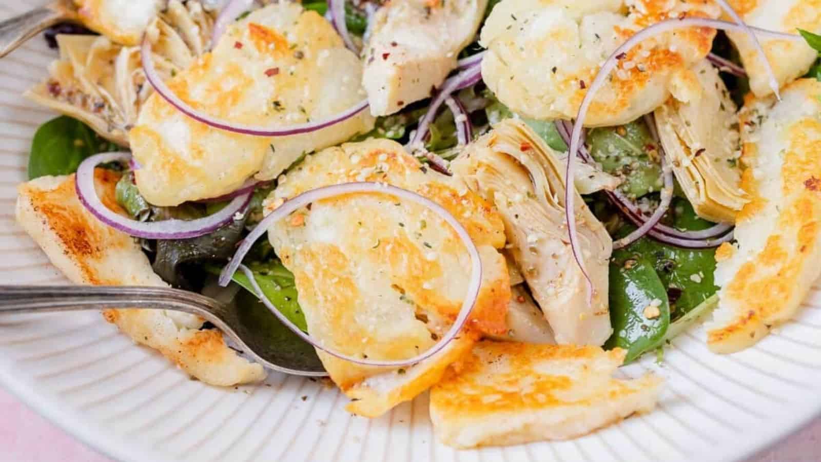 A close-up image of Halloumi Salad with Artichoke.