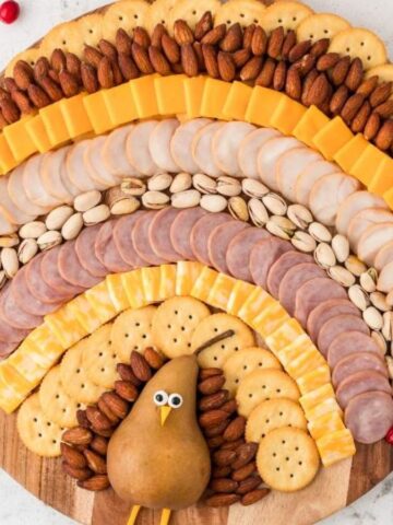 An image of a Thanksgiving Charcuterie Board.
