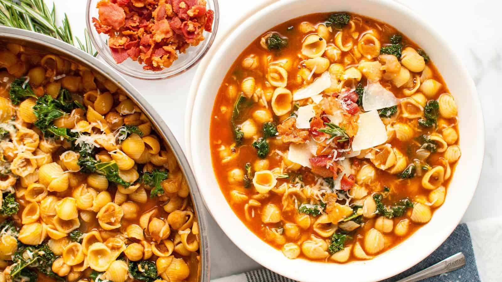 A bowl of Pasta e Ceci.