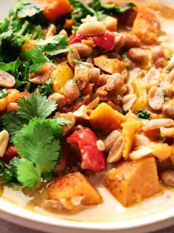 A bowl of Spicy Thai Peanut Curry.