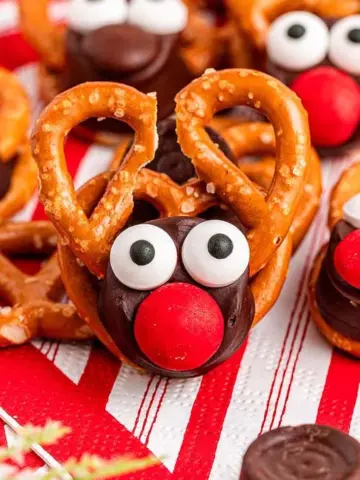 An image of Reindeer Rolo Pretzels.