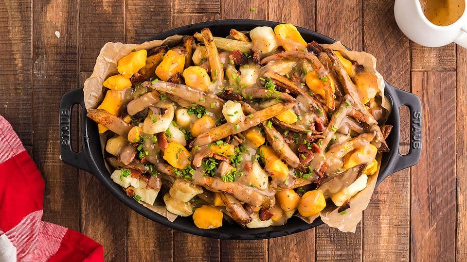 An overview of Canadian Poutine.