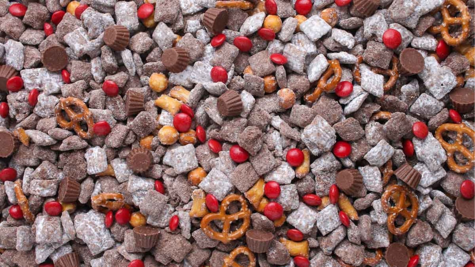 Close-up image of reindeer chow.
